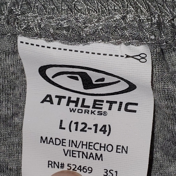 Grey Athletic Works gym shorts Large 12-14 - Picture 5 of 9